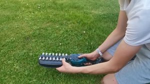 Makita DUM604ZX Gartenschere Schwert wechseln