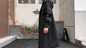 Мужской дождевик с капюшоном
