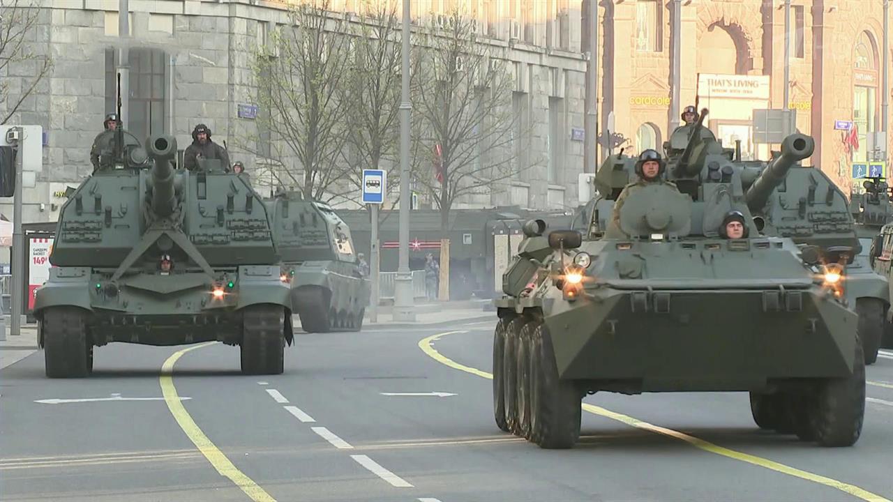 На Тверской улице все готово к генеральной репетиции в честь Дня Победы