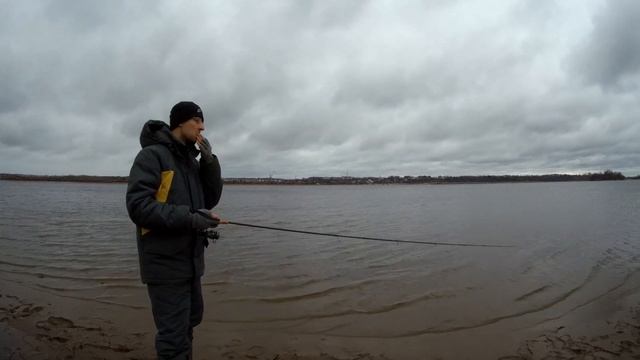 Бешеный клев окуня в первый снег. Обзор Dayo Leger Fogel Mask Vision Deep Fury. Рыбалка на Волге