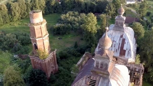 Усадьба Чернышёвых (Ярополец) с высоты (FPV) смотреть онлайн
