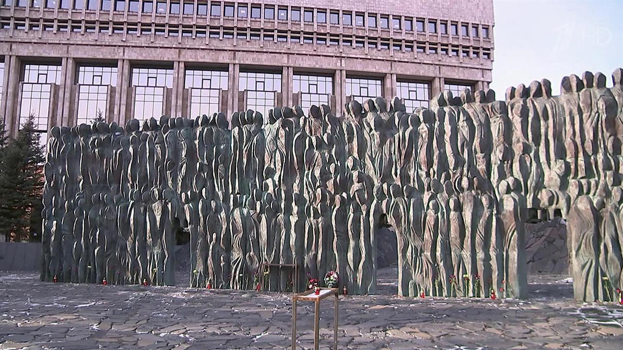 Памятник стена скорби в москве
