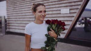 Предложение руки в аэропорту. Танцевальный флешмоб