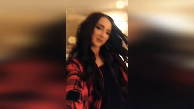 Бузова я даже дома одеваюсь красиво❤️танцую под любимые песни смотреть онлайн