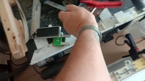 Опоры на торец дверного полотна для обработки дверной коробки.