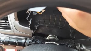 Снимаем козырёк (пластик) панели приборов солярис