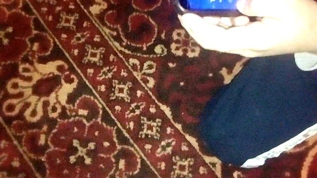 Неизвестный парень ломает телефон смотреть онлайн