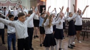 Танец "Мы будущее страны" в исполнении учеников 4-А класса...))