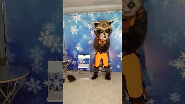 Ростовая кукла Енот Ракета из Стражи Галактики смотреть онлайн