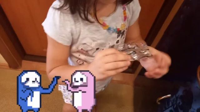 жевательная резинка? some Bubble gum:). lol смотреть онлайн