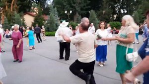 ?ТЕЩА,ДАЙ,?ДАЙ НА МАШИНУ???