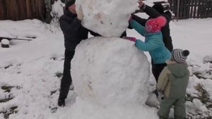 Лепим снеговика с детьми своими руками  Семья Булатовых