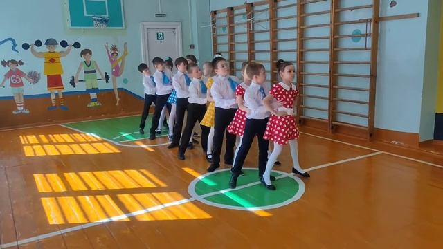 МКОУ Гимназия 2д класс " Старинная пластинка" смотреть онлайн