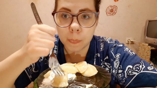 Мукбанг Вареники с творогом солёные/Эстафета смотреть онлайн