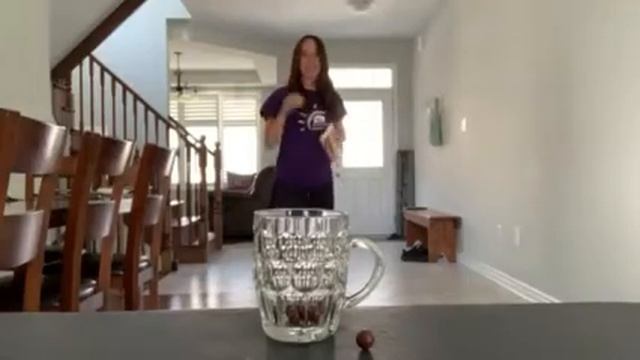 Candy Cup Toss Challenge смотреть онлайн