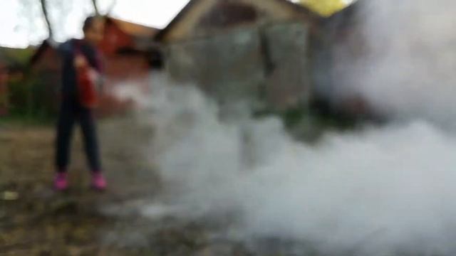 ОБЖ. Пожаротушение. Как научить ребенка пользоваться огнетушителем смотреть онлайн