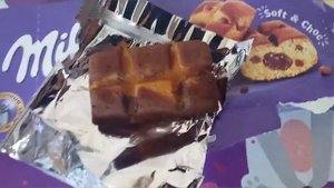 Новинка от Milka. Бисквит с шоколодной начинкой.