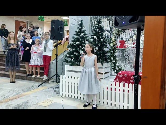 2023 Новодние концерты в холле Ванина Александра Аист на крыше