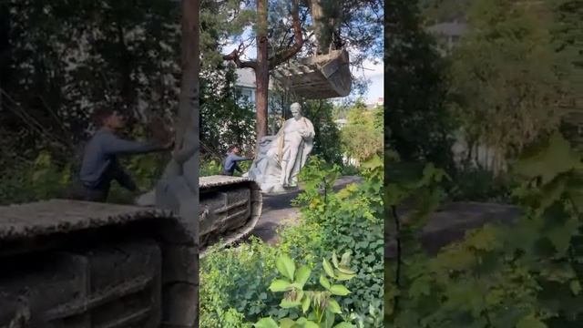 В Львовской области поставят памятник чебуреку вместо монумента «Родина-мать»