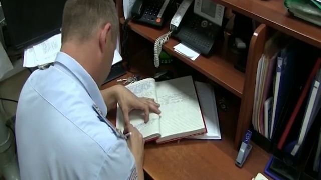 В Ярославле лжеэлектрик за ремонт счетчика взял у пенсионерки 26 тысяч рублей смотреть онлайн