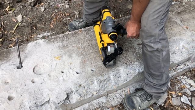 Why you need the Dewalt DWH304DH Dust Extractor for 1-1/8" SDS+ Rotary Hammer смотреть онлайн