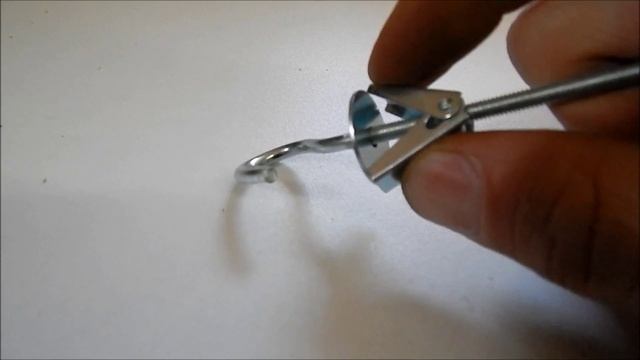 Как повесить шкафчик на полую стену.