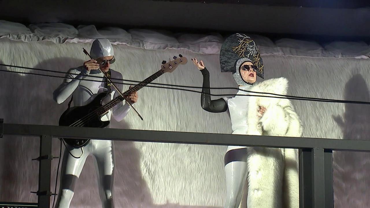 Три женские истории в спектакле "Полярная болезнь", премьера которого прошла в МХТ имени Чехова