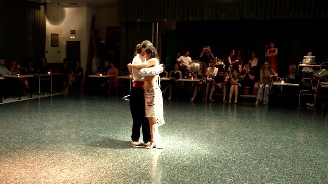 Tymoteusz Ley & Agnieszka Stach - old polish tango - impro in Casa Valencia 3/3 смотреть онлайн