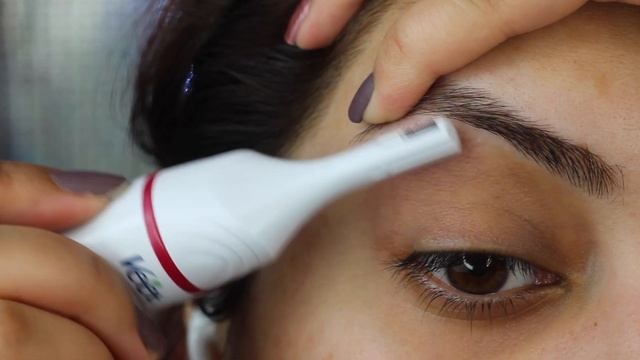 Veet Sensitive Precision Beauty Styler Trimmer Review / How I Shape Groom My Eyebrows For Begginers смотреть онлайн