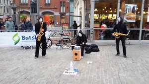 Порвали улицу своей игрой ►Трио на саксофонах Street musicians уличные музыканты часть2