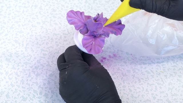 Торт с Ирисами и тюльпанами(крем БЗК). смотреть онлайн