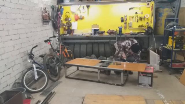 СКЛАДНОЙ ПИЛЬНО-ФРЕЗЕРНЫЙ СТОЛ. Изготовление столешницы - часть 2 смотреть онлайн