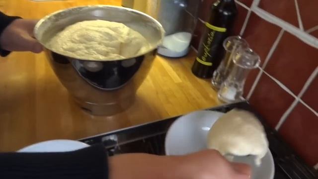 Rainbow Cake: Great results, easy to follow