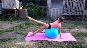 Моя гимнастика: небольшая разминка.My gymnastics: a small workout with the objects.