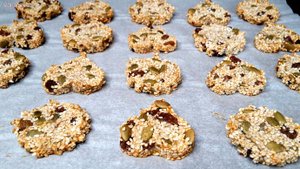 Козинаки банан-кунжут. Хрустящее лакомство легко откусить. Очень вкусные. Без сахара.