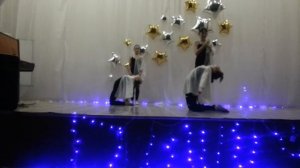 Танец на день матери "Белые ангелы" школа 76. 5"Д" класс!