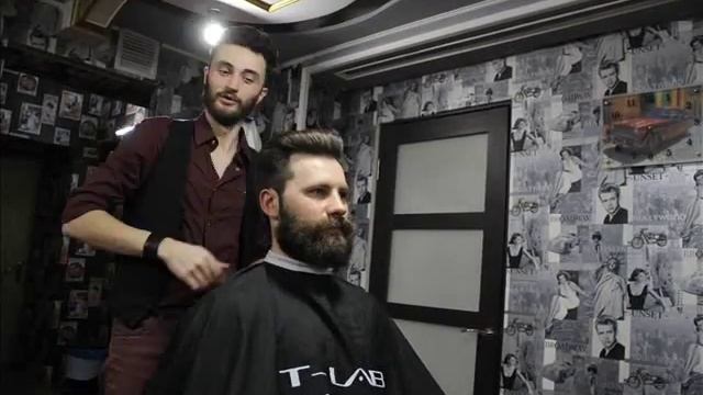 "Парикмахер упал ШОК!!!Гость подстригся сам!" смотреть онлайн