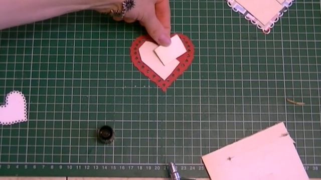 Мастер-класс "Как сделать многослойную открытку ручной работы для влюбленных". Скрапбукинг