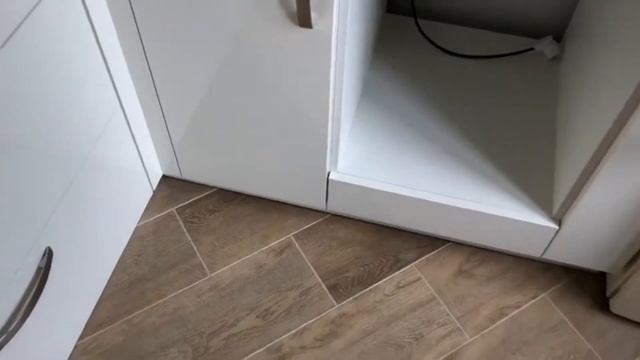 Угловая мини кухня белая с деревом смотреть онлайн