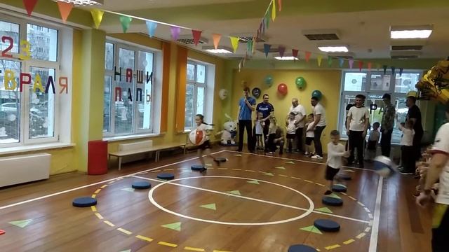 Музыкально-спортивное развлечение "Нашим папам всем Ура!", посвященное 23 февраля.