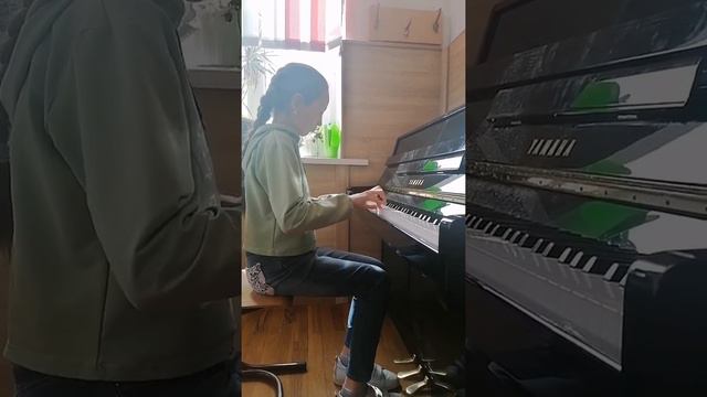 Садовская Ева - Л. Бетховен Экосез смотреть онлайн