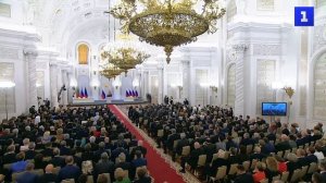 Путин: долларами и евро никого в мире не накормишь и не обогреешь