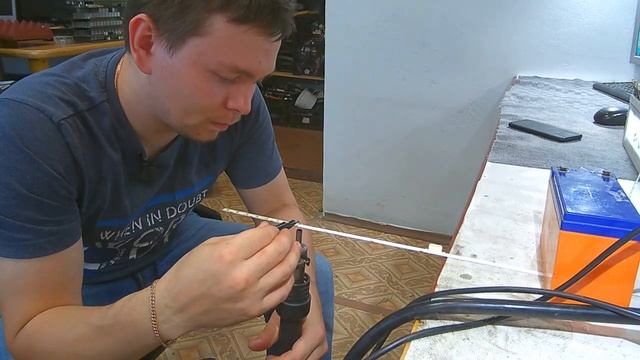 Разборка изогнутого телевизора без болтов, и ремонт подсветки samsung nu7300 | curved uhd tv