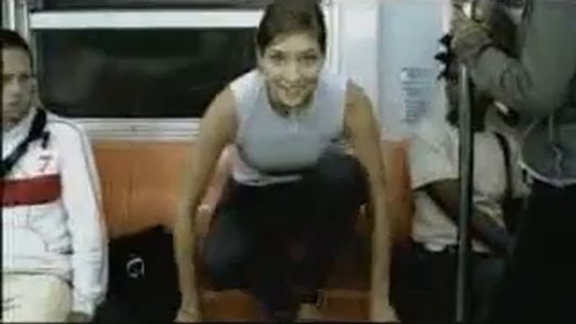 ЧТО НЕ МОГУТ СДЕЛАТЬ ДЕВУШКИ ПЕРЕД ЛЮДЬМИ=) смотреть онлайн