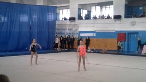 Я на соривновании по худ. Гимнастике упражнение с булавами
