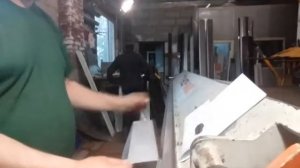 гнем торцевую планку для мягкой кровли. мастерская Альфа-Сталь. оцинкованные элементы.