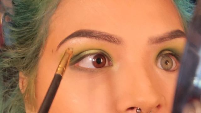 Make Up With A Prosthetic/One Eye: Green Halo Eyes смотреть онлайн