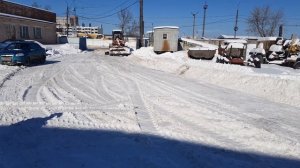 Работа автогрейдера ГС 14.02. Очистка территории.