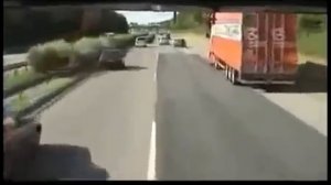 Как пропускают Скорую помощь в России и Германии