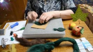 Мастер-класс "Яблоко" в технике сухое валяние. 0+